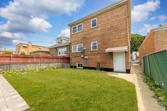 Building Photo - 5328 Latrobe Ave