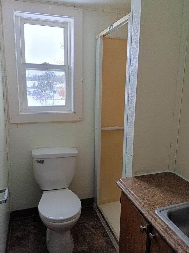 Building Photo - Alpine Efficiency Apartment #12