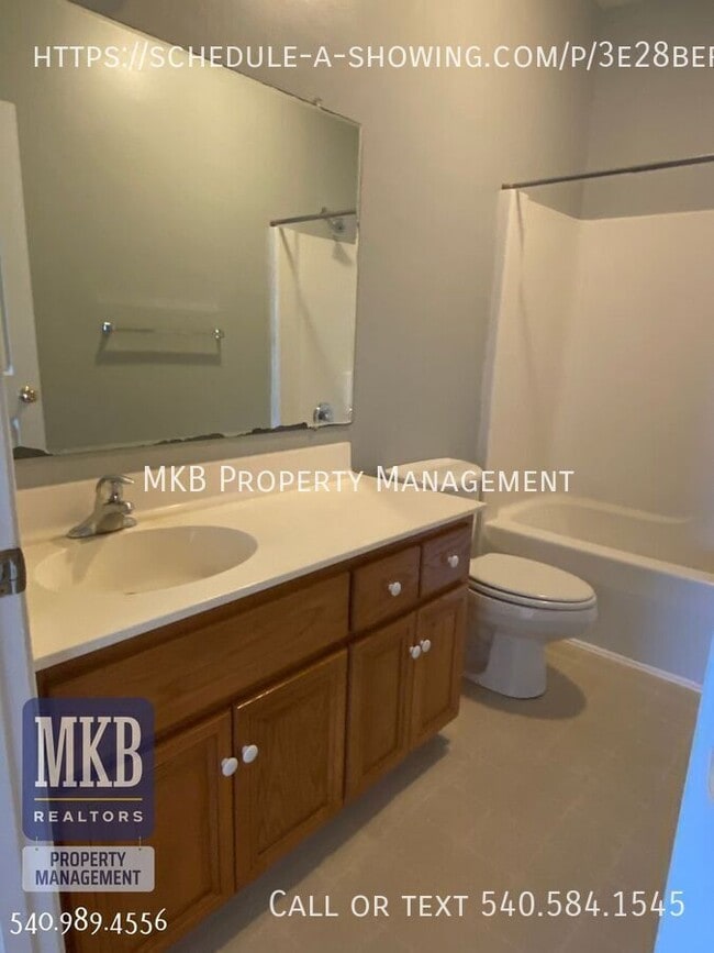 Building Photo - 5502 S Village Dr