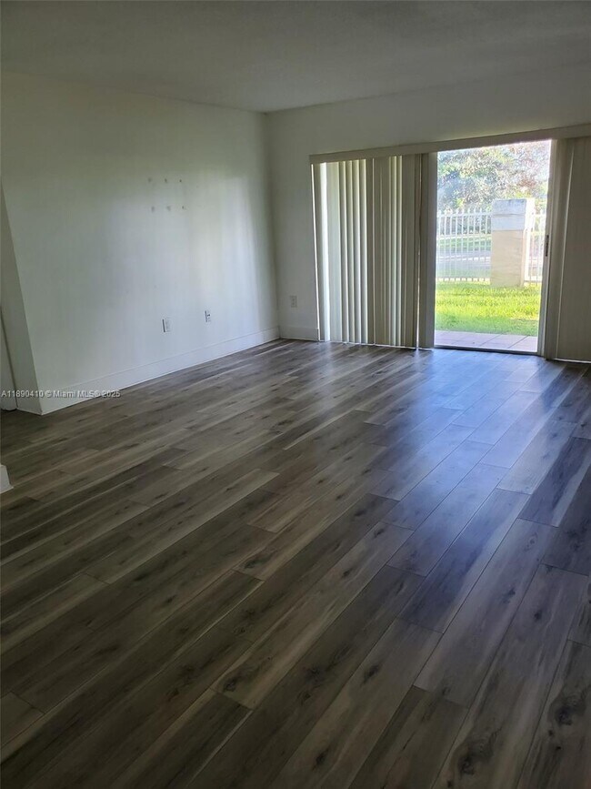 Building Photo - 14260 SW 57th Ln
