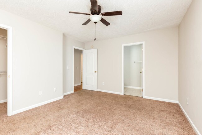 Building Photo - 300 Elkchester Cir