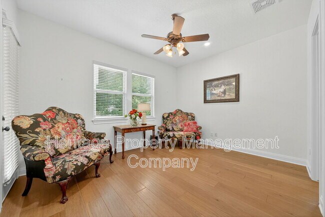 Building Photo - 24915 Estancia Cir