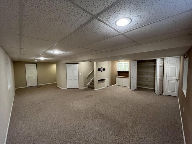 Building Photo - 3896 Baybrook Dr