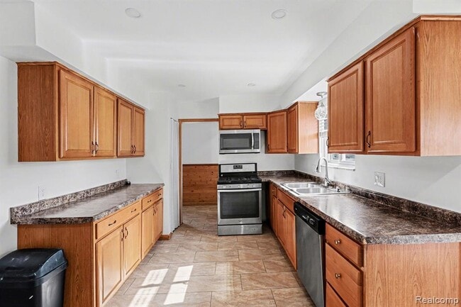 Building Photo - 12260 De Grove Dr