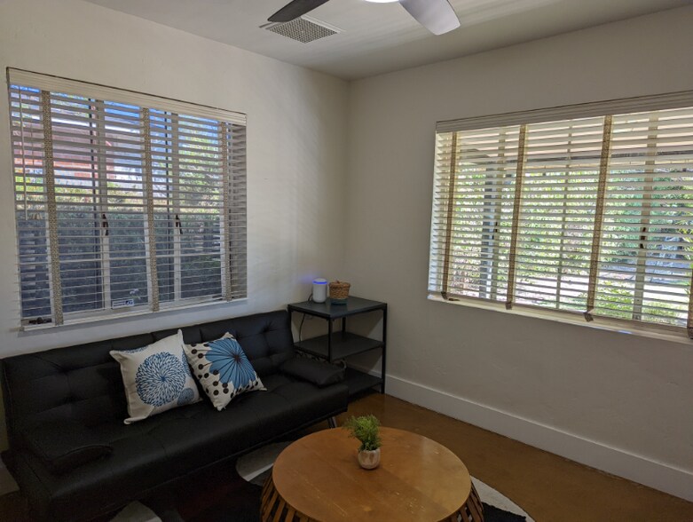 Building Photo - 2519 E Montecito Ave