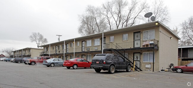 Building Photo - Vista Twin Apartments