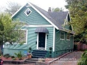 Building Photo - 2915 E Alder St
