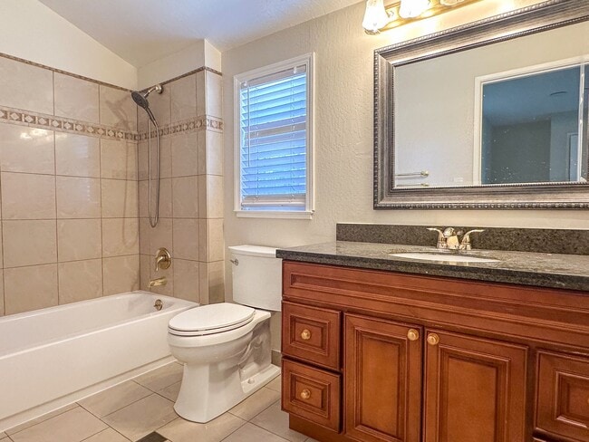 Building Photo - 4577 Meadowhurst Ct