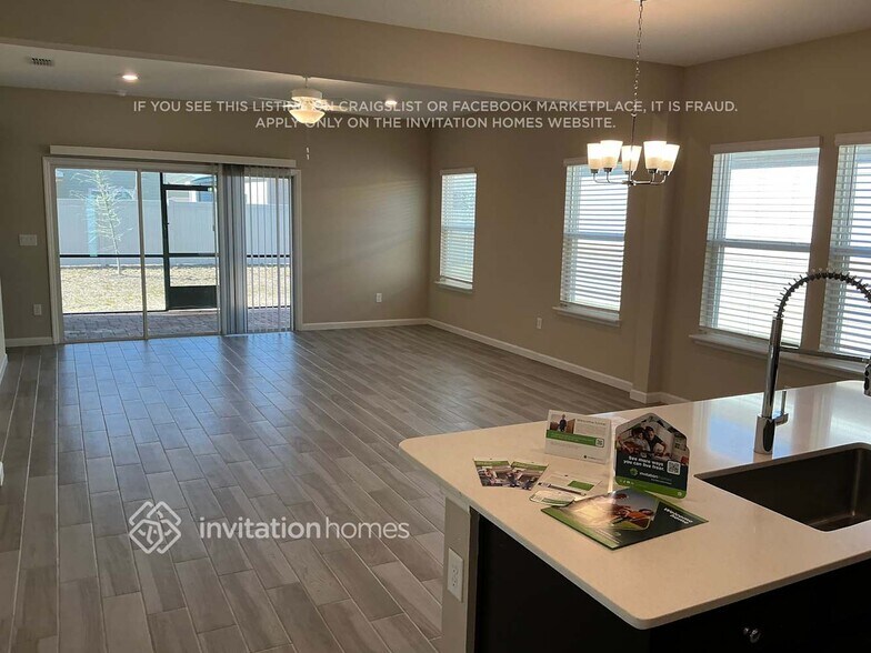 Building Photo - 9440 Lovage Ln