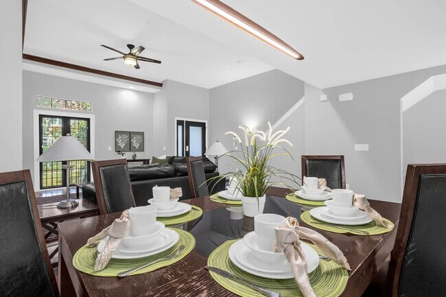Building Photo - 14590 Damai Ln