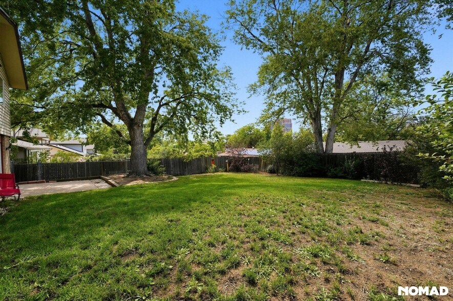 Building Photo - 4733 S Willow St