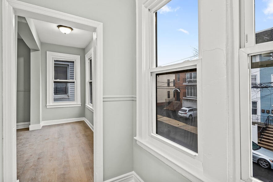 Building Photo - 103 Schley St