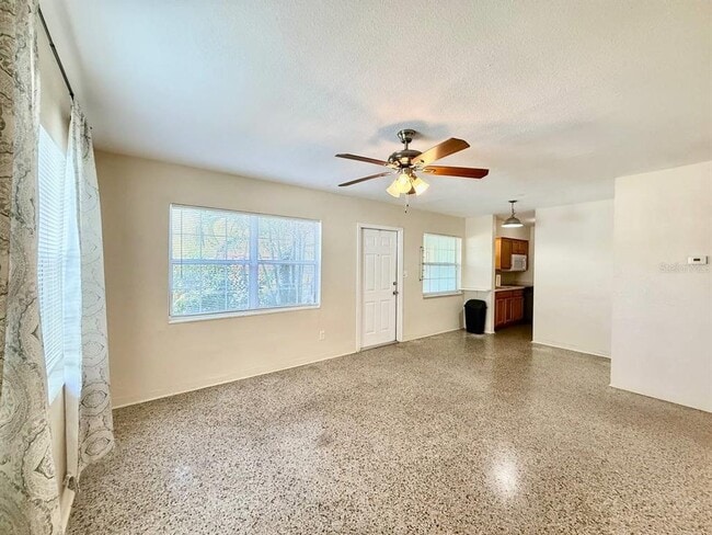 Building Photo - 257 38th Ave SE