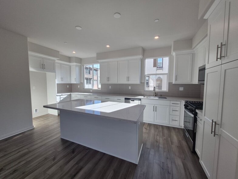 Building Photo - 2137 Cumberland