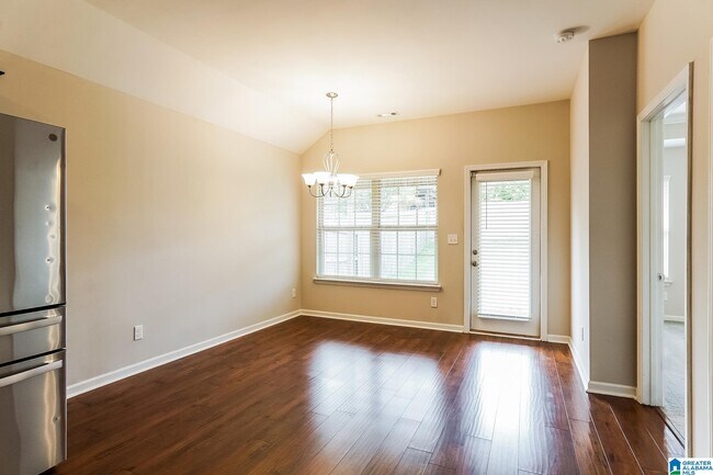 Building Photo - 936 Alise Cir