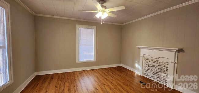 Building Photo - 359 Flat Rock Rd