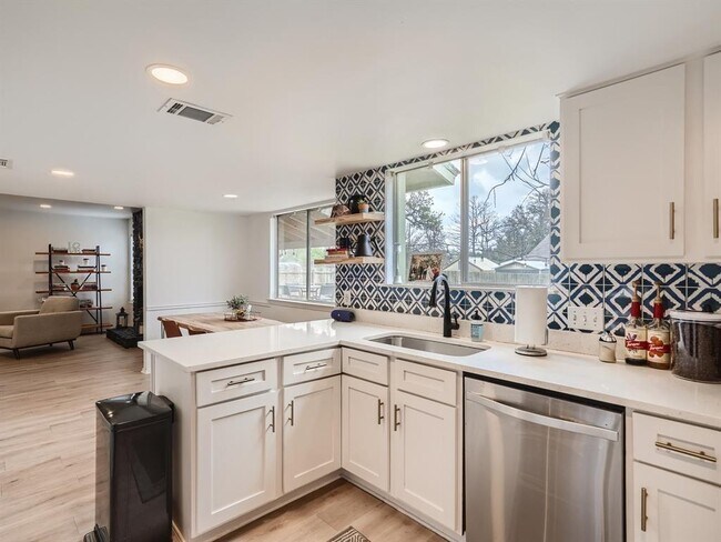 Building Photo - 7701 Copano Dr