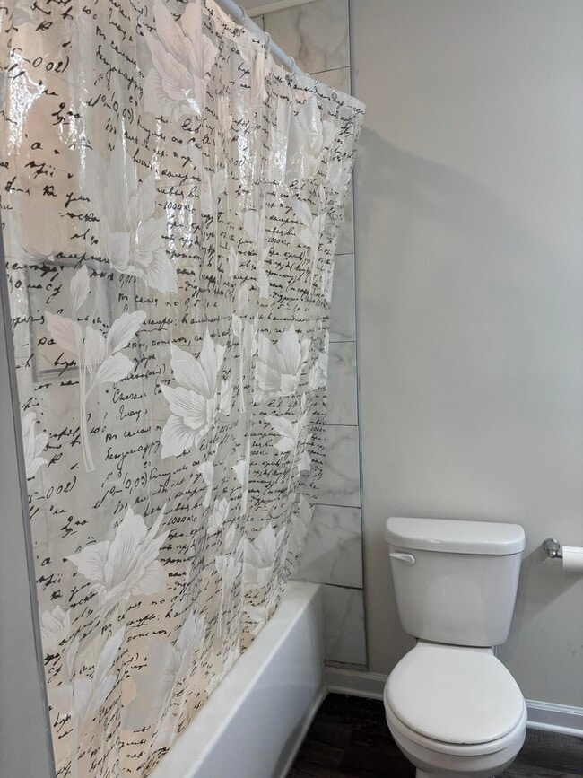 Building Photo - 335 Niblick Dr