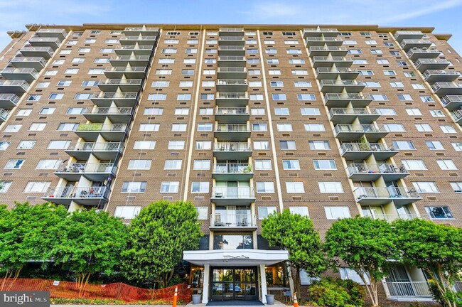 Building Photo - 2059 Huntington Ave