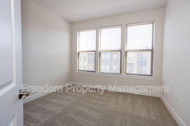 Building Photo - 9882 Hopkins Lp