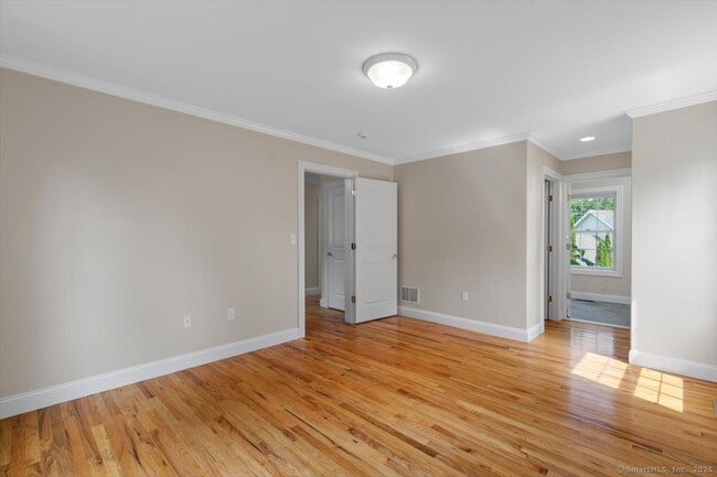 Building Photo - 400 Burr St
