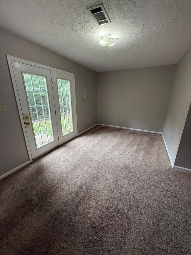 Building Photo - University Place 1- Charming Townhouse Apartment