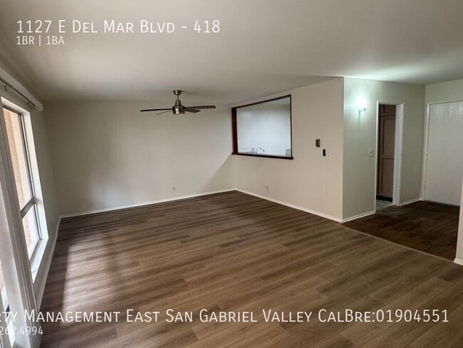 Building Photo - 1127 E Del Mar Blvd