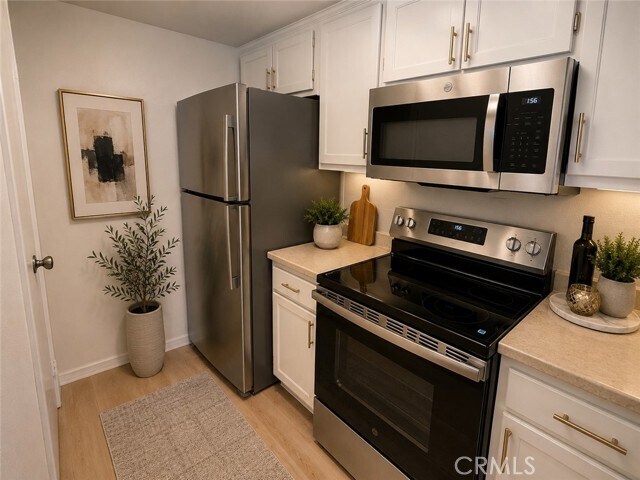 Building Photo - 3053 Knollwood Ave