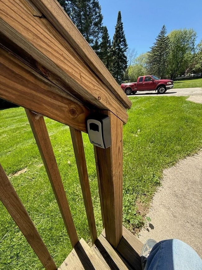 Building Photo - Downtown Rockford Single Family Home on White Pine Trail