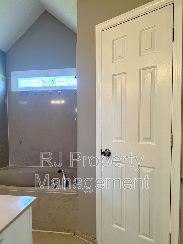 Building Photo - 4308 Ash Creek Cove