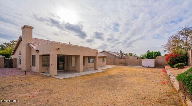 Building Photo - 6960 W Villa Hermosa