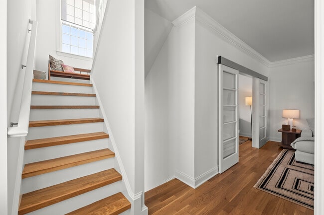 Building Photo - 35 Moorland Dr