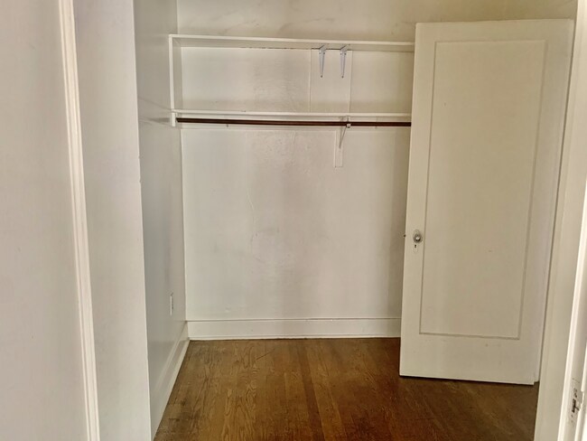 Closet - 2541 15th Ave S