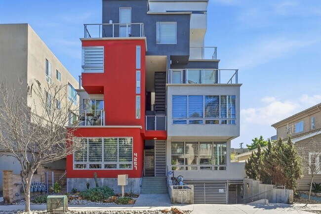 Building Photo - Furnished 2 bedroom