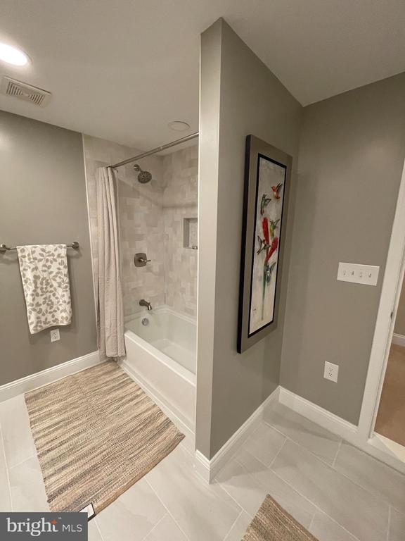 Building Photo - 15112 Windy Hollow Cir