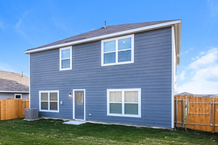 Building Photo - 10900 Gray Mare Dr