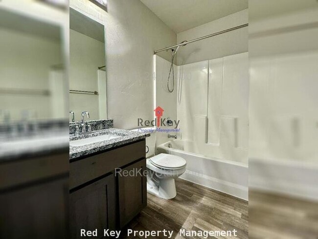 Building Photo - 789 Colony Dr