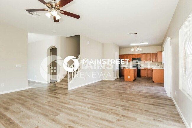 Building Photo - 6 Bedroom Pet-Friendly Home in Tolleson, AZ with Main Street Renewal