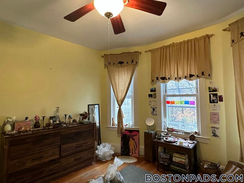 Building Photo - 83 Wensley St