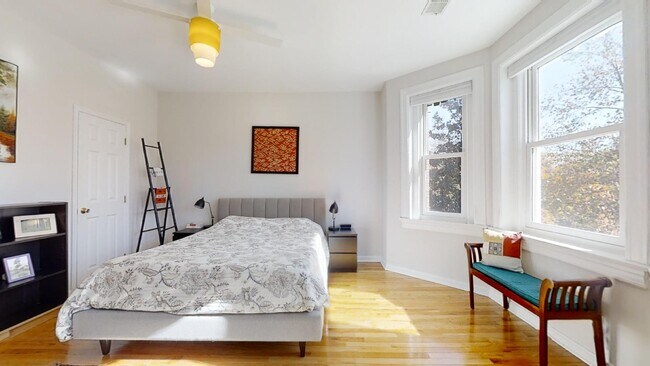 Building Photo - 1849 Monroe St NW