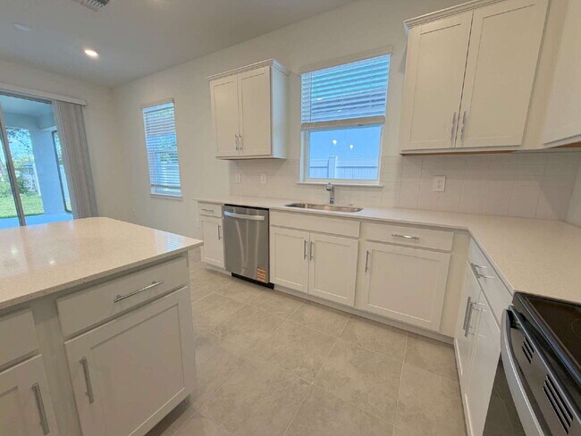 Building Photo - 3973 Big Sky Dr