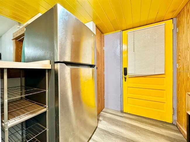 Building Photo - 6601 N Navin Ave