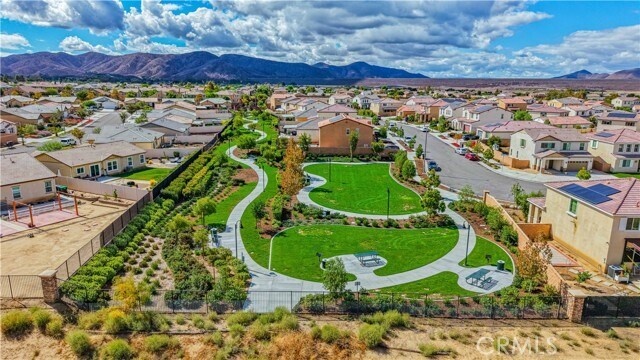 Building Photo - 574 Feeder St