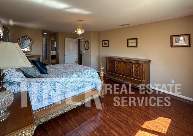 Building Photo - 3576 Hume St