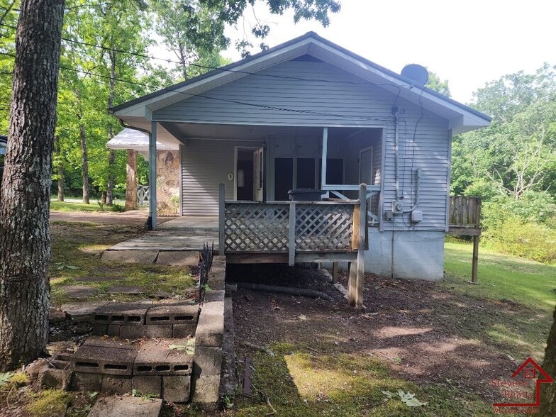 Building Photo - 163 Lakeshire Dr