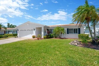 Building Photo - 2 BR, 2 BA Home in the Mainlands on the 18...