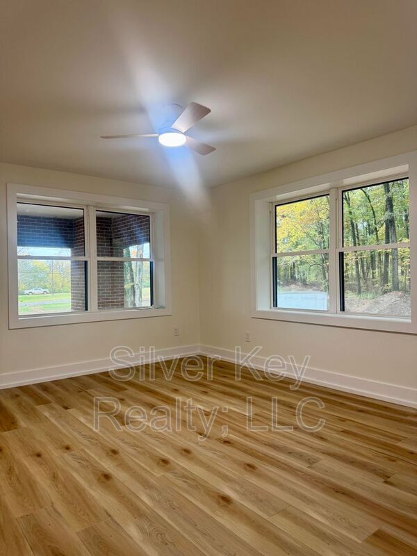 Building Photo - 2113 W Madison Ave