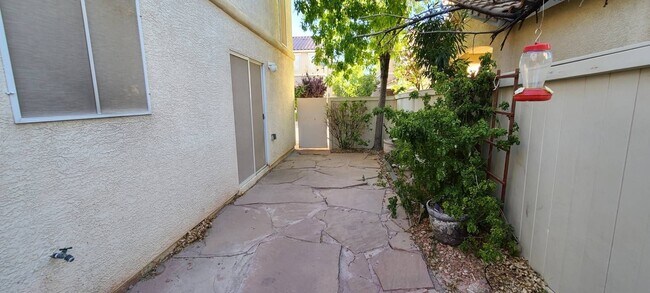Building Photo - Spring Mountain Ranch