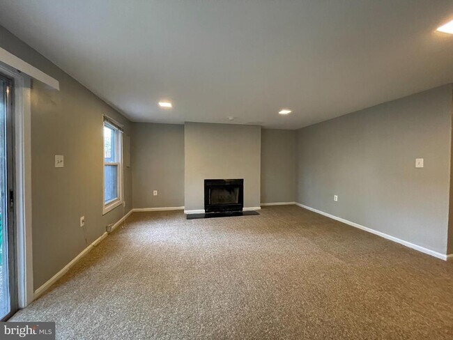 Building Photo - 14262 Heritage Crossing Ln