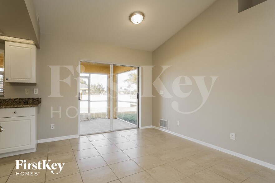 Building Photo - 1842 NW 5th Pl